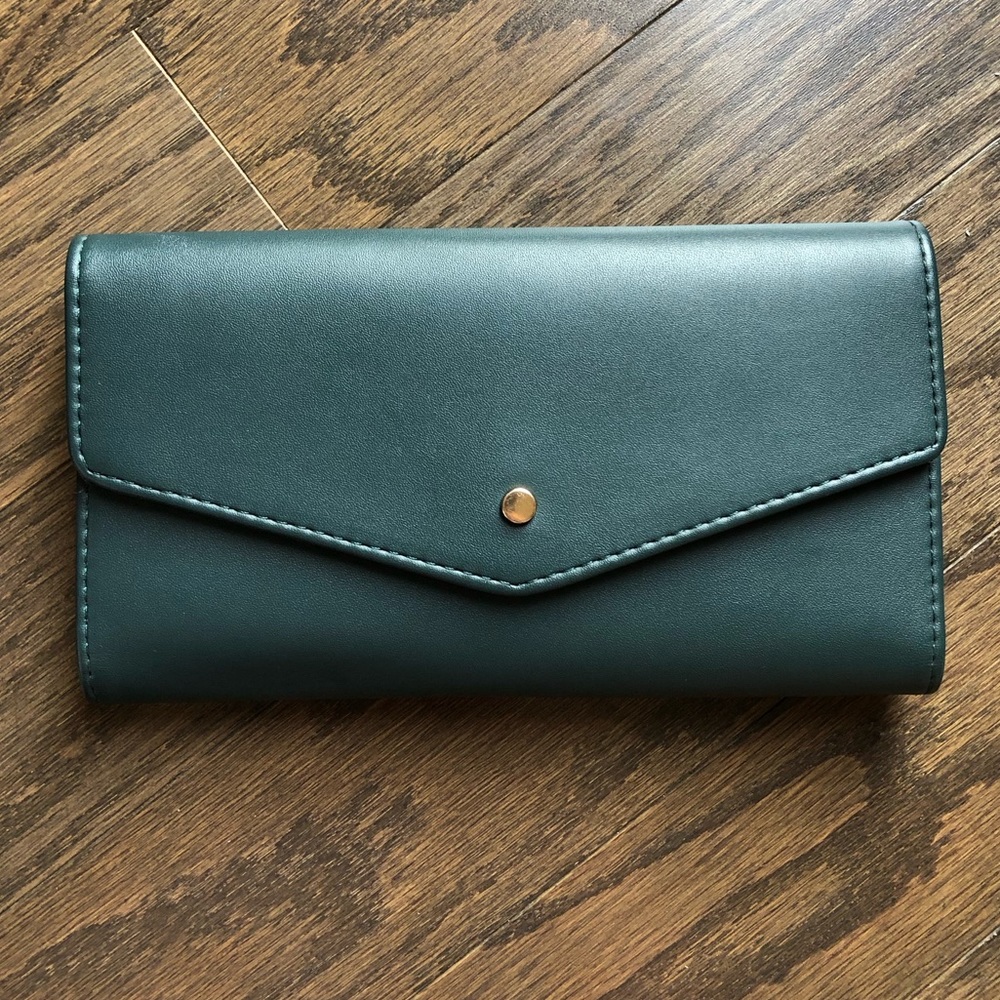 TARGET - A NEW DAY / WALLET